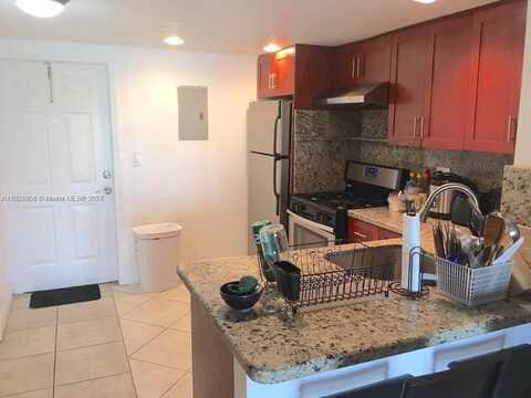 6707 N Kendall Dr, Pinecrest, FL 33156