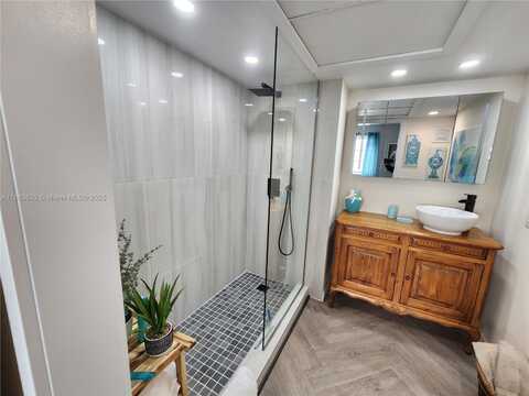 659 W Oakland Park Blvd, Oakland Park, FL 33311