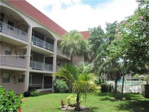 541 Blue Heron Dr, Hallandale Beach, FL 33009