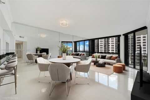 520 Brickell Key Dr, Miami, FL 33131