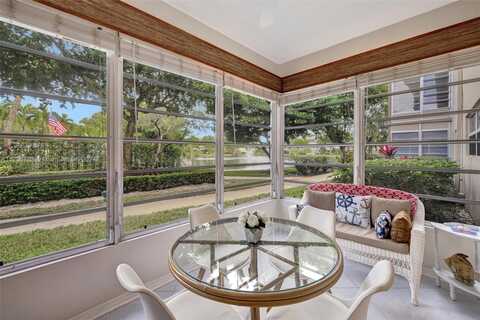 5003 NW 35th St, Lauderdale Lakes, FL 33319