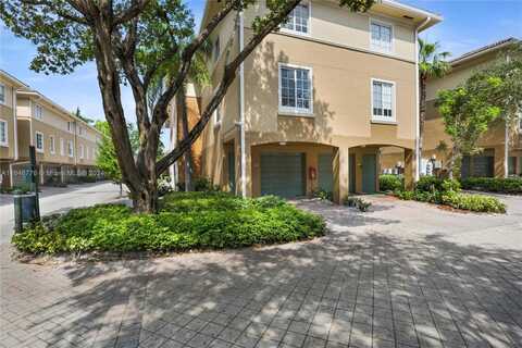 2941 NE 185th St, Miami, FL 33180