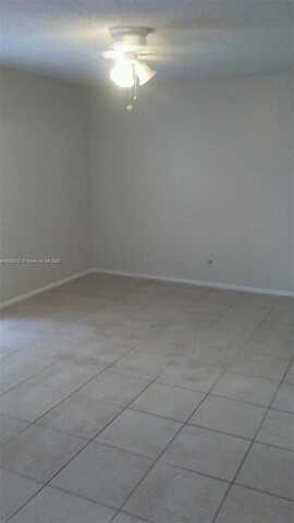 8411 Lagos De Campo Blvd, Tamarac, FL 33321