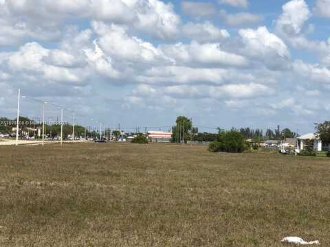 2913 W Skyline BLv, Cape Coral, FL 33914