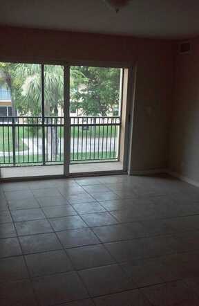 2922 NW 55th Ave, Lauderhill, FL 33313