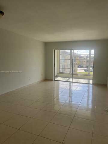 8285 Sunrise Lakes Blvd, Sunrise, FL 33322