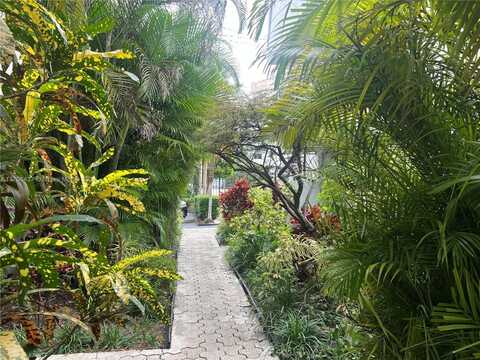 3042 SW 27 AV, Miami, FL 33133