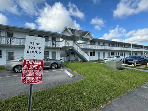 52 NE 204th St, Miami Gardens, FL 33179