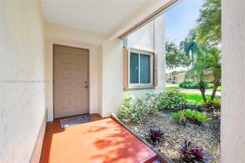 937 NW 104th Way, Coral Springs, FL 33071