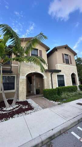 10629 W 32nd Ln, Miami Lakes, FL 33018