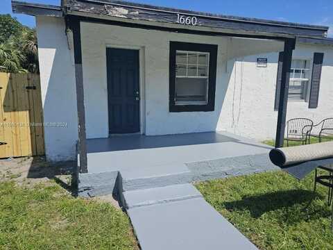 1660 W 26th St, Riviera Beach, FL 33404