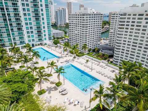 950 Brickell Bay Dr, Miami, FL 33131