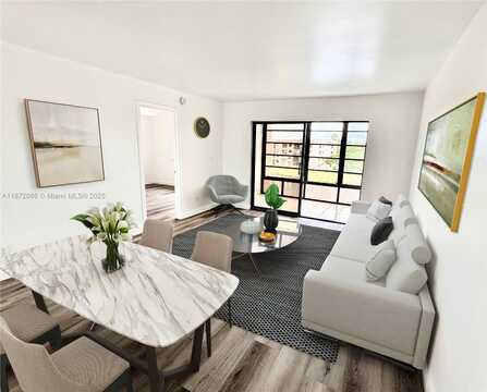 10467 Sunrise Lakes Blvd, Sunrise, FL 33322