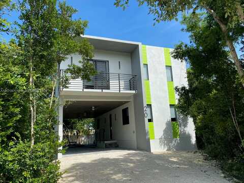 20 Coral Dr, Key Largo, FL 33037