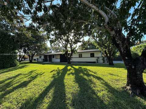 7320 SW 84th Ct, Miami, FL 33143