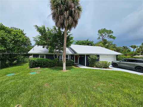 8455 SE May Ter, Hobe Sound, FL 33455