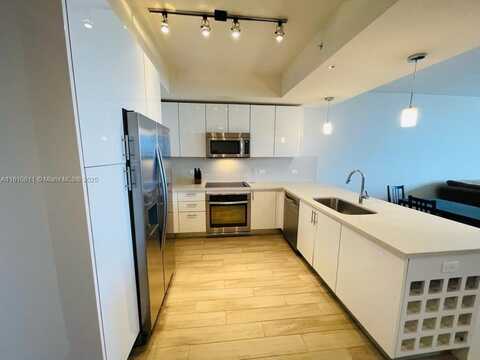 999 SW 1st Ave, Miami, FL 33130