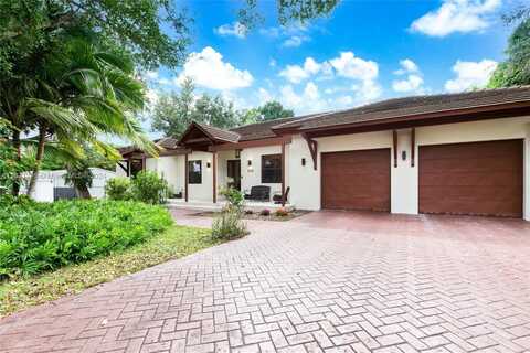 8240 SW 98th St, Miami, FL 33156