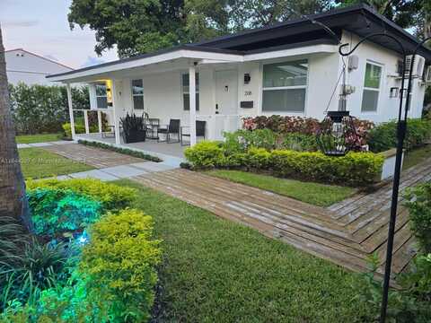 208 SE 4th St, Hallandale Beach, FL 33009