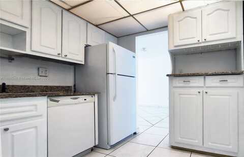 500 Bayview Dr, Sunny Isles Beach, FL 33160