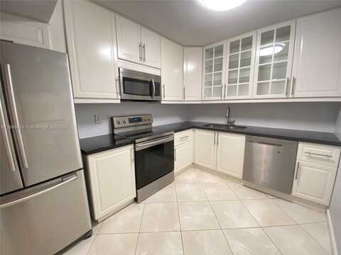 2500 Parkview Dr, Hallandale Beach, FL 33009