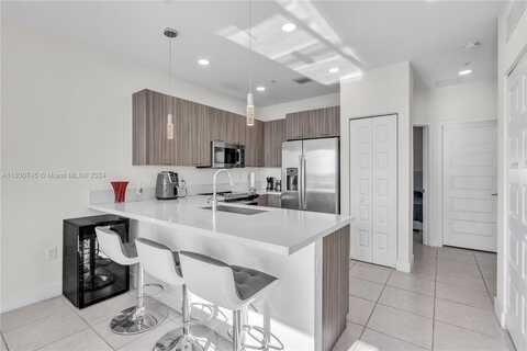 6455 NW 103rd Pl, Doral, FL 33178