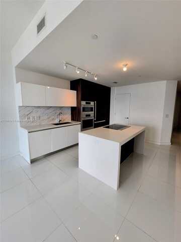 851 NE 1st Ave, Miami, FL 33132
