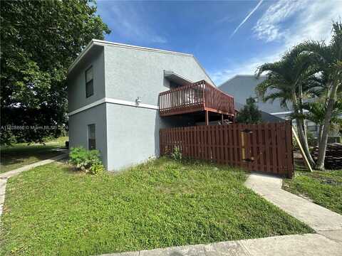 22 Crossings Cir, Boynton Beach, FL 33435