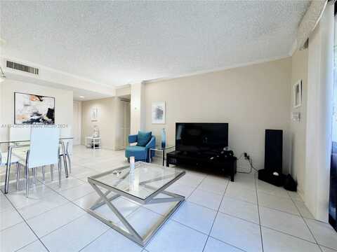 8615 NW 8th St, Miami, FL 33126