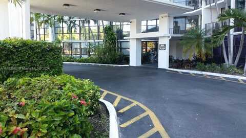 800 Parkview Dr, Hallandale Beach, FL 33009