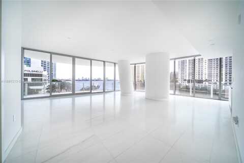 300 Biscayne Blvd Way, Miami, FL 33131