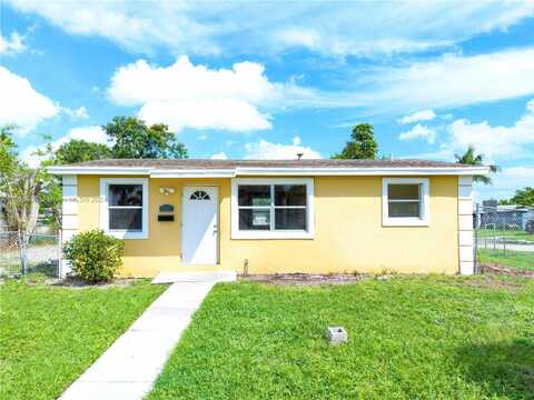 215 NW 11th Ave, Boynton Beach, FL 33435