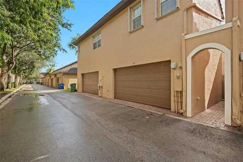 622 SW 147th Ter, Pembroke Pines, FL 33027