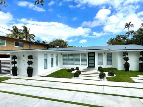 2424 Tortugas Ln, Fort Lauderdale, FL 33312