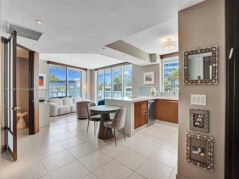 10 Venetian Way, Miami Beach, FL 33139