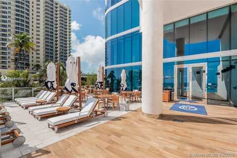 17475 Collins Ave, Sunny Isles Beach, FL 33160