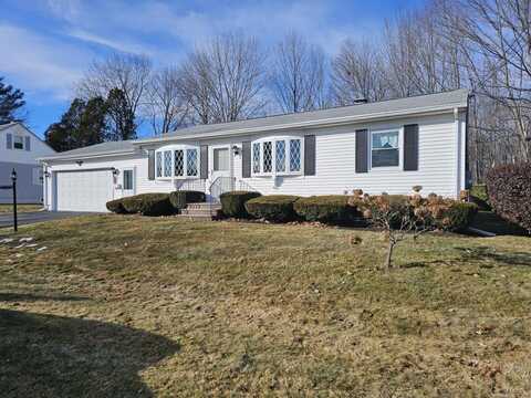 14 Jeannette Avenue, Lewiston, ME 04240