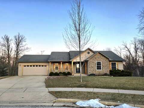 465 Hunters Glen Ln, Johnson Creek, WI 53038