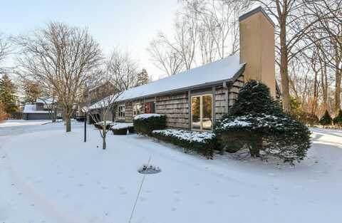 43 Parkwood Ct, Wind Point, WI 53402