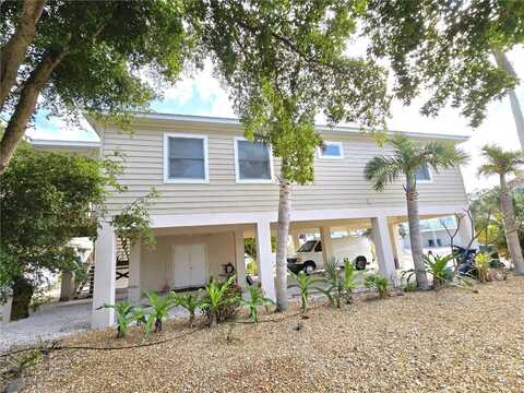 221 S HARBOR DRIVE, HOLMES BEACH, FL 34217