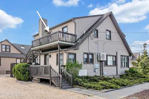 3 Niblick Street, Point Pleasant Beach, NJ 08742