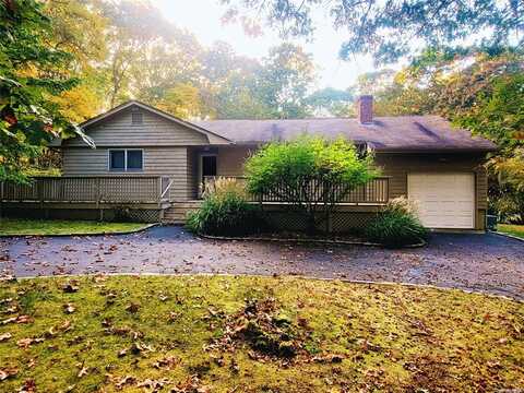 33 Woods Lane, Southampton, NY 11968