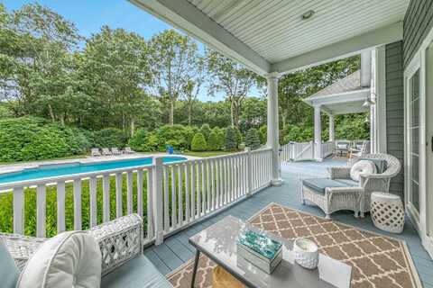 8 Kimbell Avenue, East Hampton, NY 11937