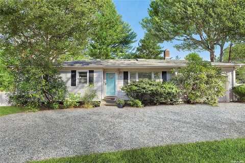 21 Old Squiretown Road, Hampton Bays, NY 11946