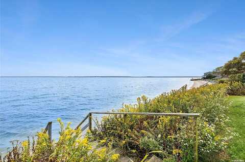 1653 Peconic Bay Boulevard, Laurel, NY 11948