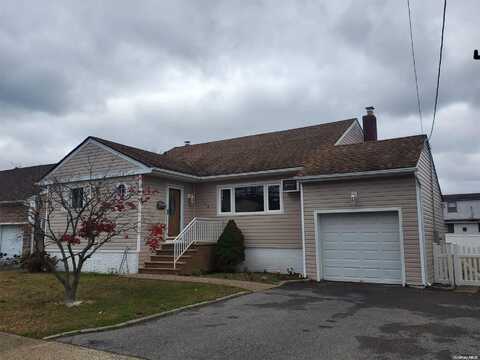 548 Miller Avenue, Freeport, NY 11520