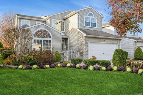 78 Hamlet Drive, Hauppauge, NY 11788