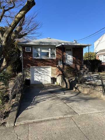 396 Jackson Avenue, Mineola, NY 11501