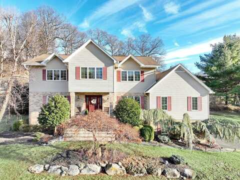 15 Algonquin Drive, Stony Point, NY 10980