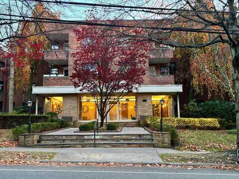 30 GRACE, Great Neck, NY 11021